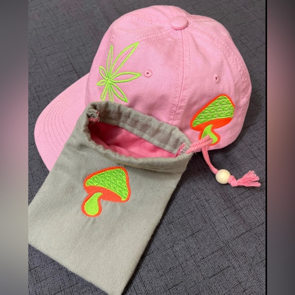 Pink hat - Picture 4 of 5